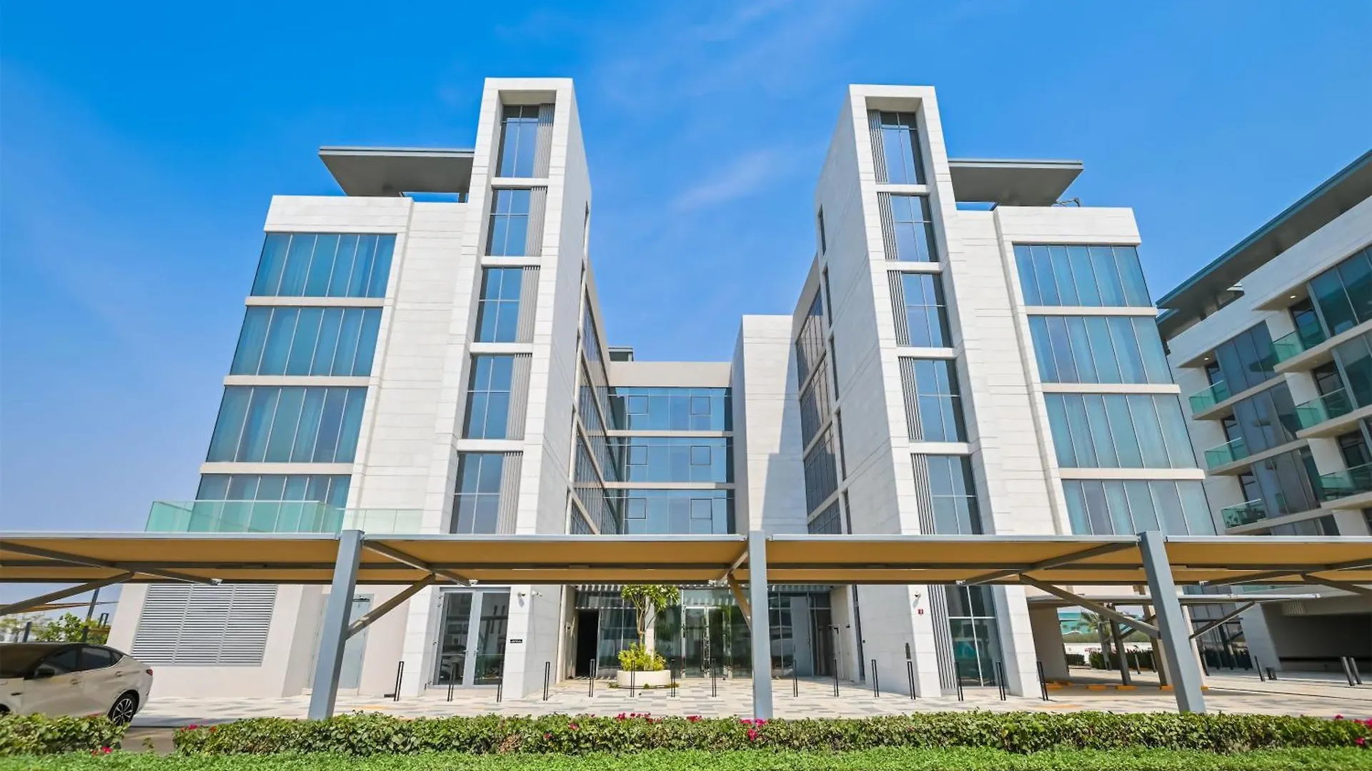 Unique 2 Bedroom In District One Meydan Dubai Apartment
